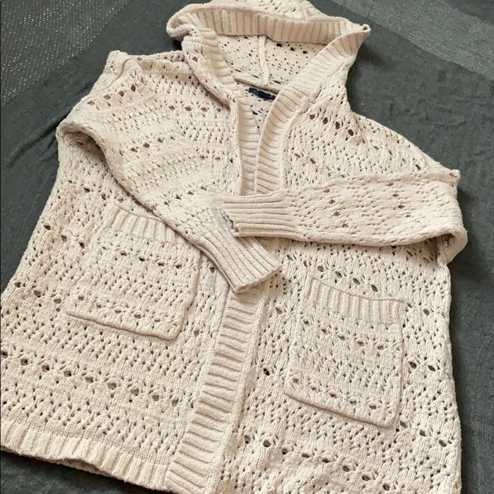 ✨ AEO beige cardigan